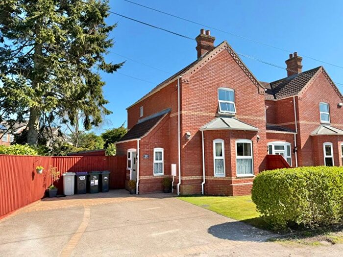 3 Bedroom Semi Detached House For Sale In Linden Walk, Louth, LN11