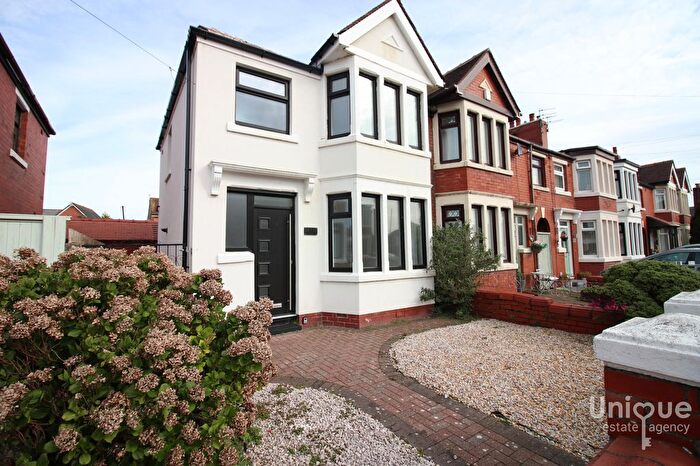 3 Bedroom Semi Detached House For Sale In Lonsdale Avenue, Fleetwood, Lancashire, FY7