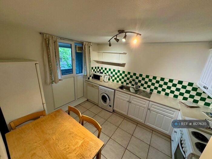 4 Bedroom Maisonette To Rent In Groome House, London, SE11