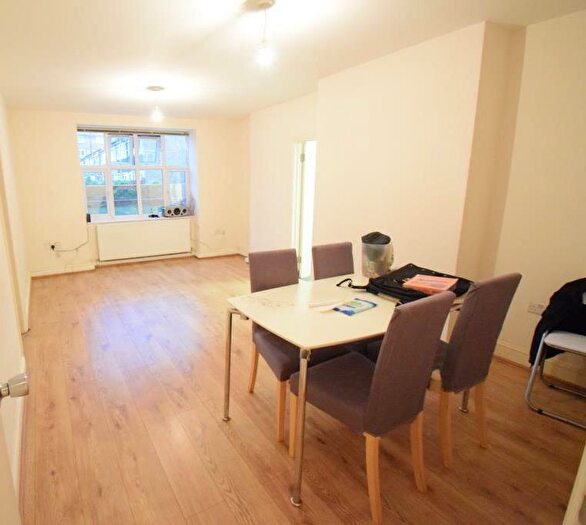 2 Bedroom Flat To Rent In Alfred Street, London, E3