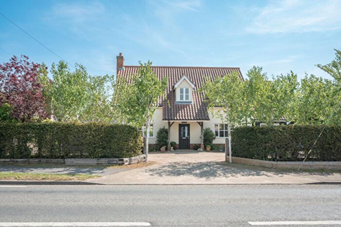 3 Bedroom Detached House For Sale In Church Road, Snape, IP17