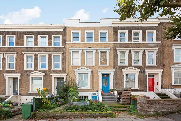 2 Bedroom Apartment To Rent In Lewisham Way, New Cross, London, SE14