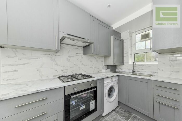 5 Bedroom Flat To Rent In Netherby House, Union Road, London, SW8