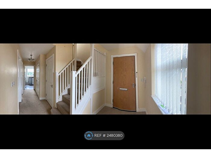 2 Bedroom Maisonette To Rent In St. Marys Close, Bristol, BS30