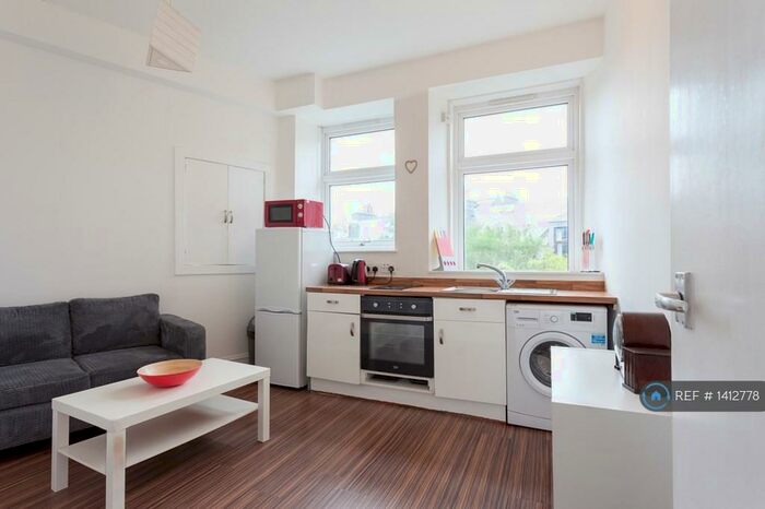 2 Bedroom Flat To Rent In Powis Place, Aberdeen, AB25