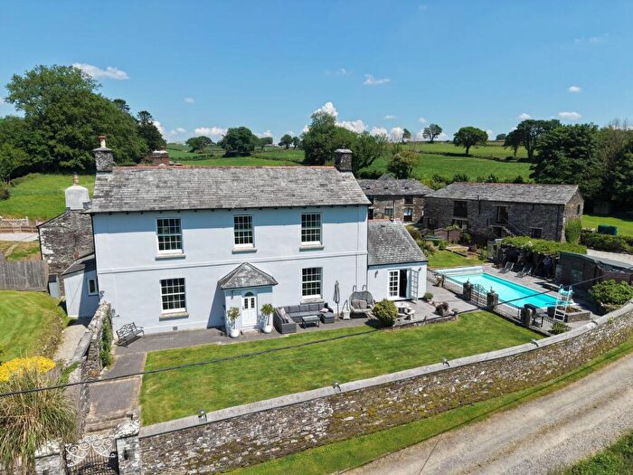 5 Bedroom Link Detached House For Sale In Coads Green, Launceston, PL15