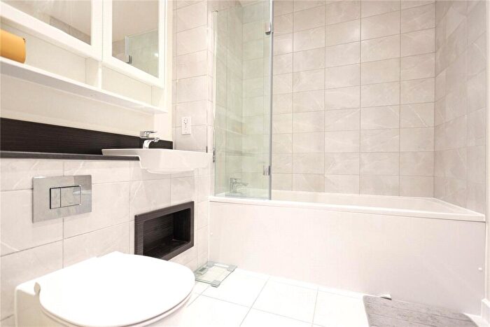 2 Bedroom Apartment To Rent In Royal Engineers Way, London, NW7