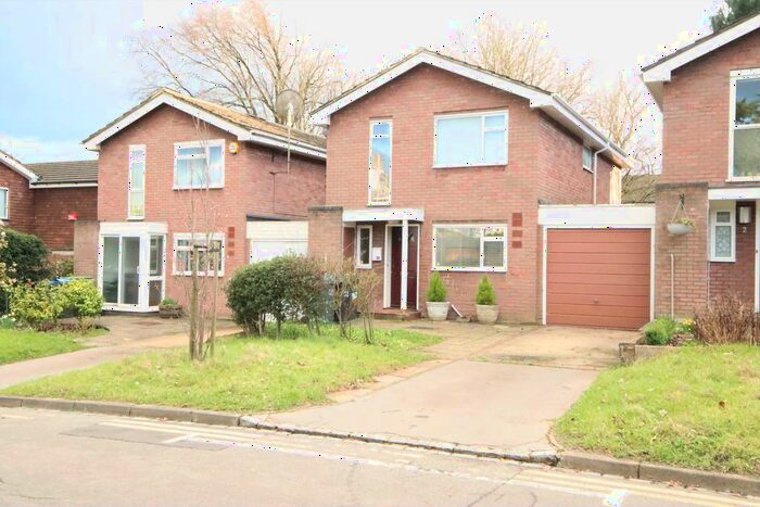 4 Bedroom Link Detached House To Rent In Stambourne Way, Upper Norwood, SE19