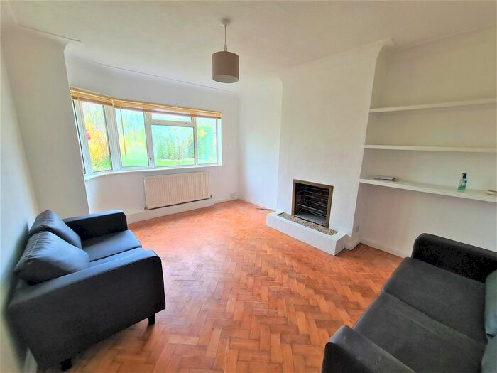 2 Bedroom Property To Rent In Northumberland Gardens, Isleworth, TW7