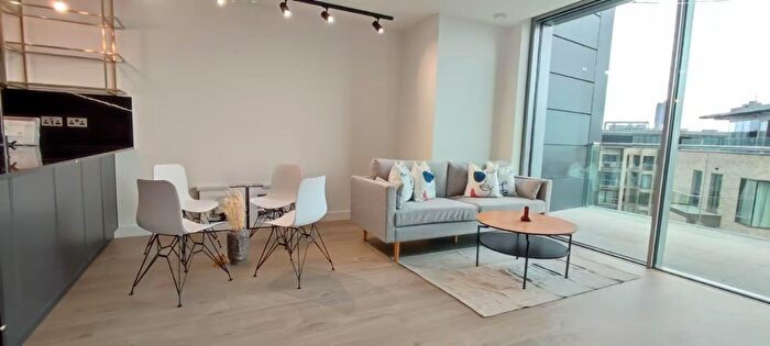 2 Bedroom Apartment To Rent In Place, London, EC1V