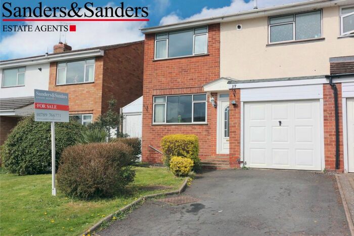 3 Bedroom Semi-Detached House For Sale In Riddell Close, Alcester, B49
