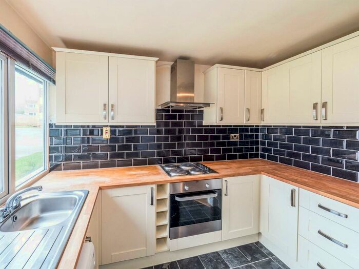 2 Bedroom Apartment To Rent In Remburn Gardens, Warwick, CV34