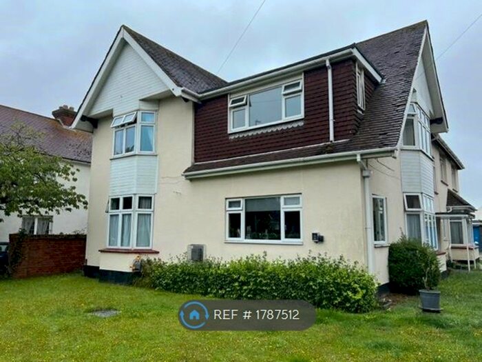 2 Bedroom Flat To Rent In Cherry Garden Avenue, Folkestone, CT19