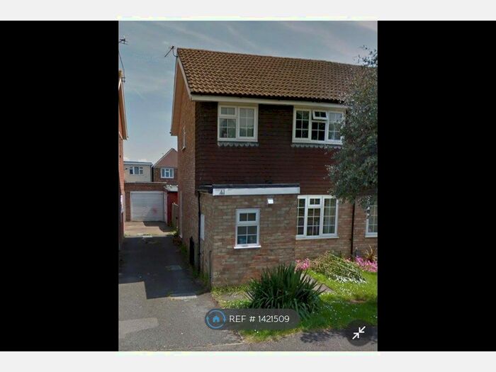 4 Bedroom Semi-Detached House To Rent In Southway, Guildford, GU2