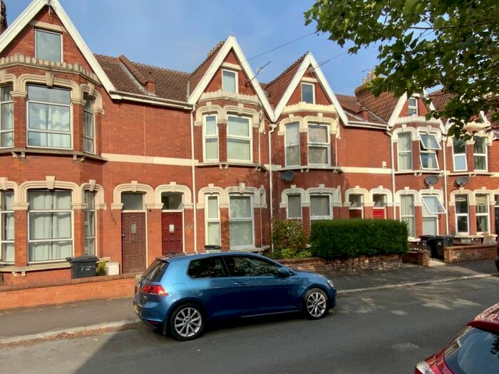 6 Bedroom Property To Rent In Coronation Road, Bridgwater, TA6