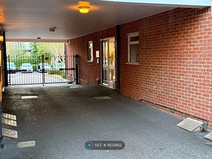 2 Bedroom Flat To Rent In Albion Road, Sutton, SM2