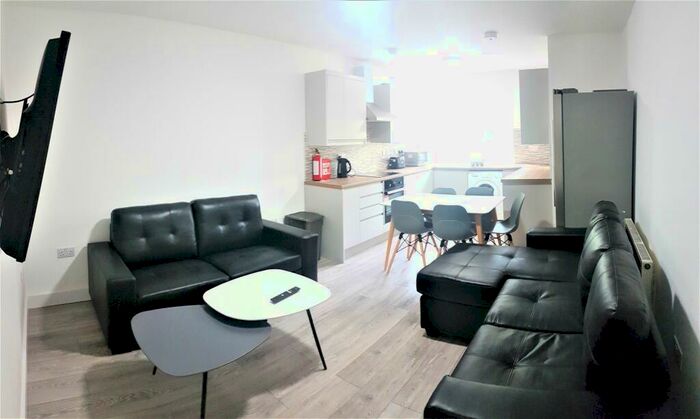 5 Bedroom Flat To Rent In Egerton Road, Fallowfield, Manchester, M14