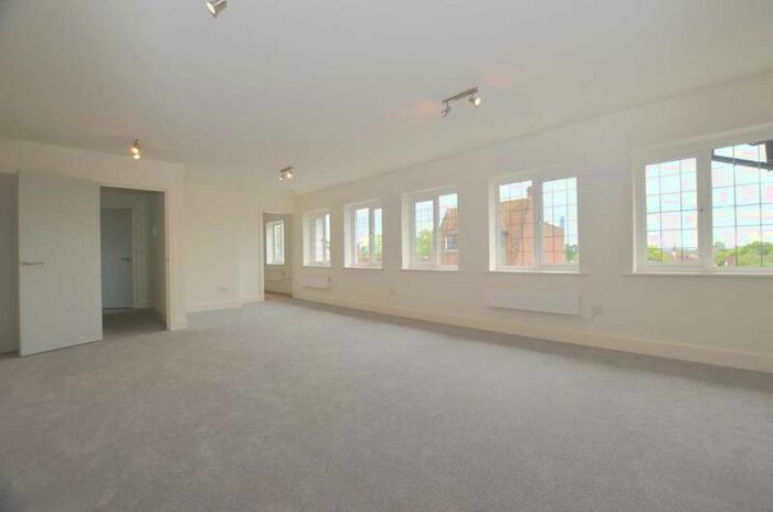 2 Bedroom Apartment To Rent In Sycamore Road, Amersham HP6