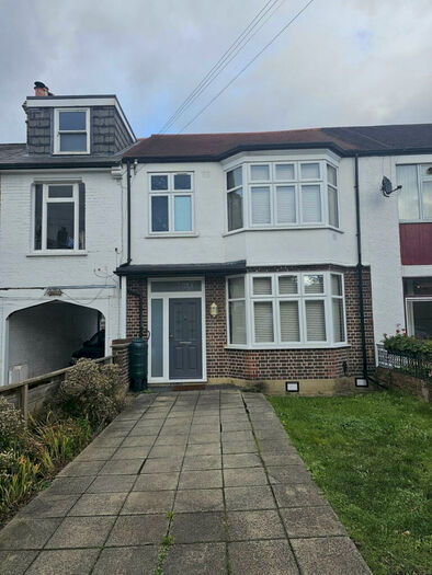 3 Bedroom Semi-Detached House To Rent In Melford Road, London, SE22