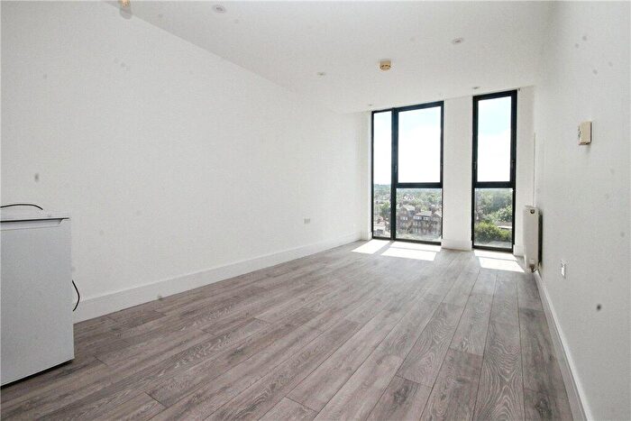 1 Bedroom Apartment For Sale In Masons Avenue, Croydon, CR0