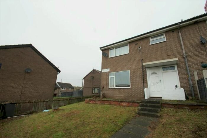 3 Bedroom Semi-Detached House To Rent In Gambles Hill Chase, Leeds, LS13