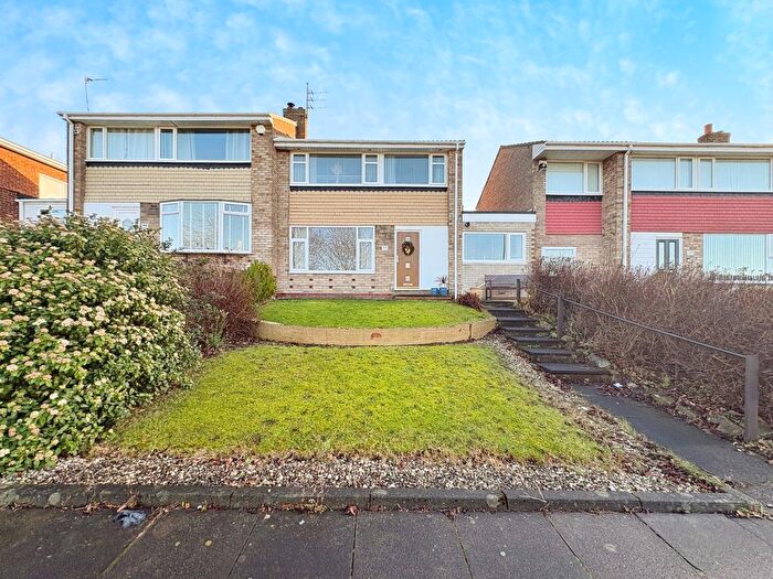 3 Bedroom Semi Detached House For Sale In Hillhead Parkway, Newcastle Upon Tyne, Tyne And Wear, NE5