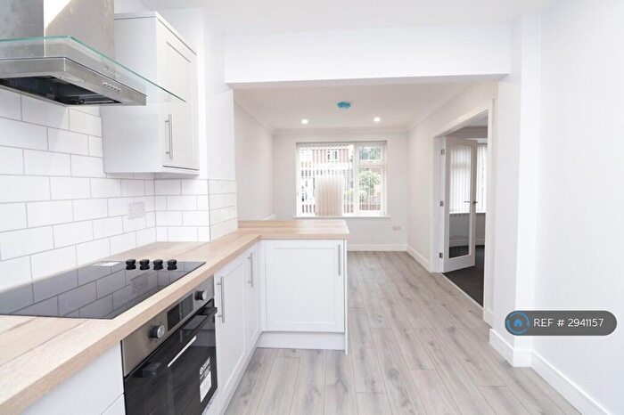 3 Bedroom Semi-Detached House To Rent In Sandall Park Drive, Doncaster, DN2