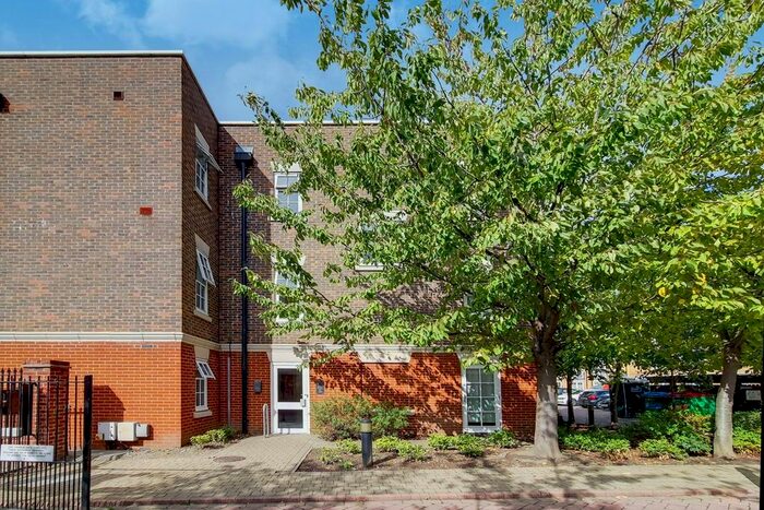 2 Bedroom Flat To Rent In Twickenham Road, Old Isleworth, Isleworth, TW7