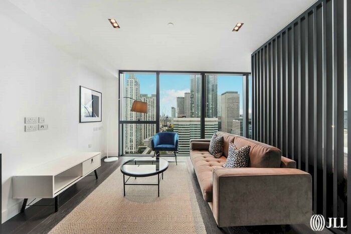 Flat To Rent In Amory Tower, London, E14