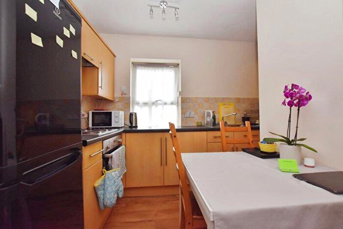 1 Bedroom Flat To Rent In Meadow Road, Salisbury, SP2