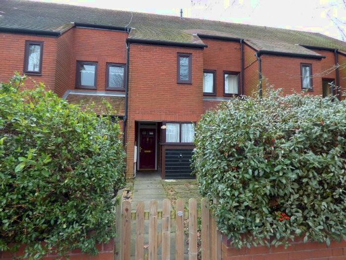 2 Bedroom Flat To Rent In Bagshot Road, Enfield, EN1