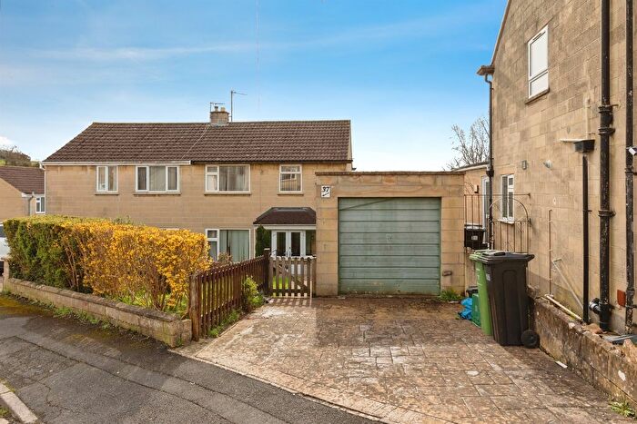 3 Bedroom Semi Detached House For Sale In Greenacres, Bath, BA1