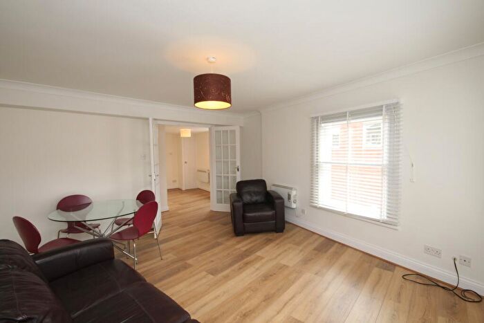 2 Bedroom Apartment To Rent In Nicholsons Lane Maidenhead Berkshire, SL6