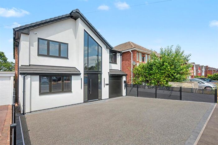 6 Bedroom Detached House For Sale In Brownlow Drive, Nottingham, NG5