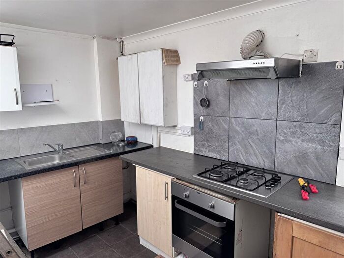 2 Bedroom Flat To Rent In Raleigh Road, Southall, UB2