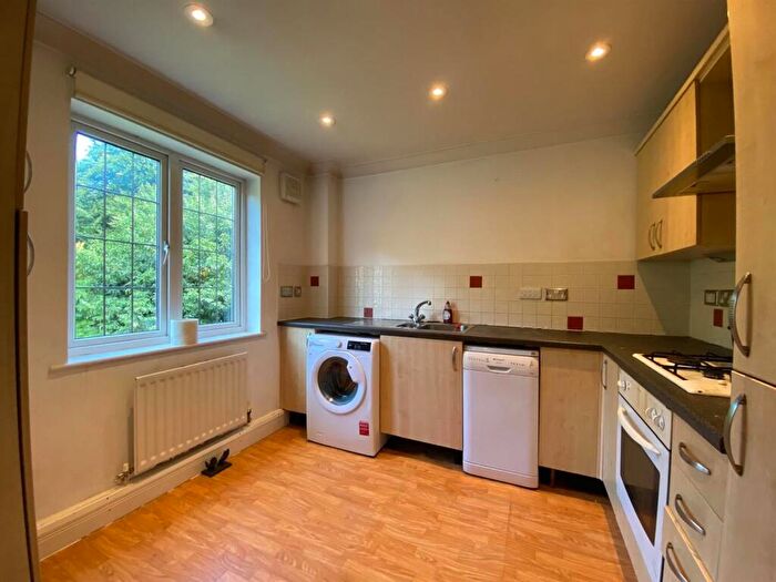 2 Bedroom Flat To Rent In Barlow Moor Road, Chorlton, M21