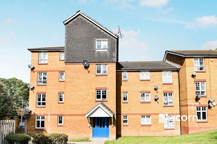 2 Bedroom Flat To Rent In Greenhaven Drive, London, SE28