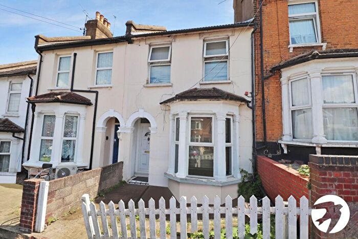 3 Bedroom Terraced House For Sale In Gladeswood Road, Belvedere, DA17