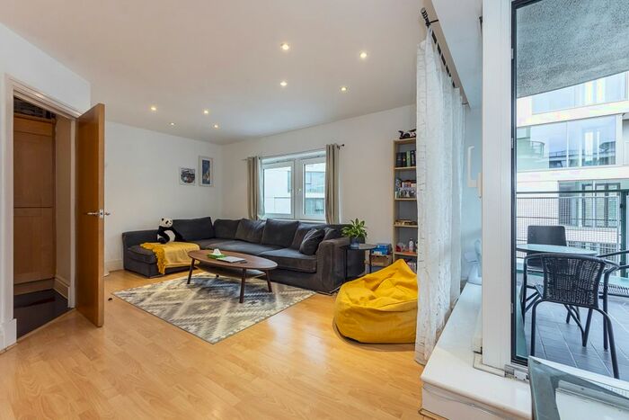 2 Bedroom Flat To Rent In Beckford Close, Warwick Road, London, W14