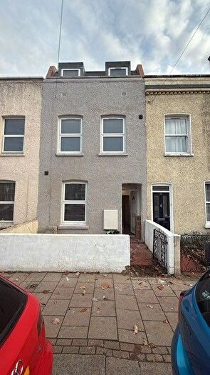 5 Bedroom Terraced House To Rent In Fountain Road, London, SW17