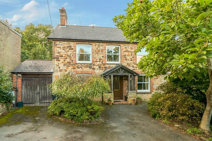 3 Bedroom Property For Sale In Coopers Lane, Crowborough, TN6