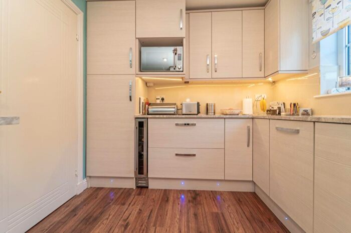 4 Bedroom Detached House For Sale In Thirlfield Wynd, Livingston, EH54