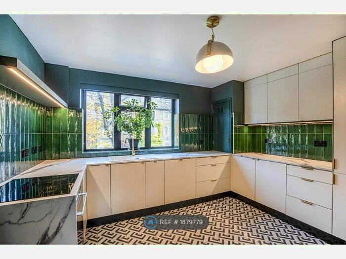 2 Bedroom Flat To Rent In Aldridge Road Villas, London, W11