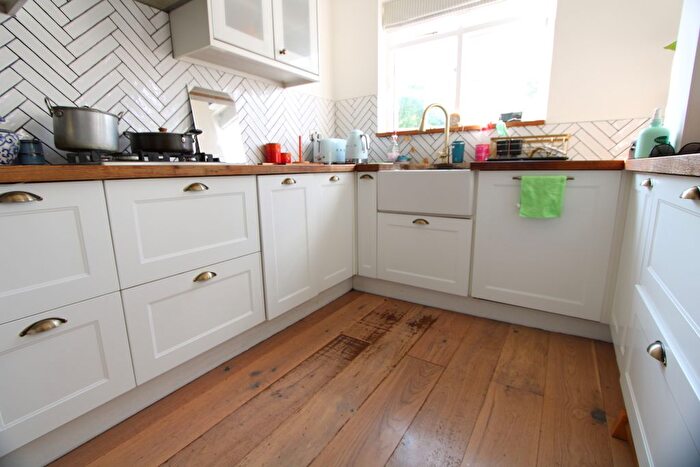 4 Bedroom Terraced House To Rent In Leamington Avenue, Morden, SM4