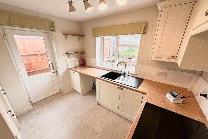 2 Bedroom Bungalow To Rent In Waverley Road, Rugby, CV21