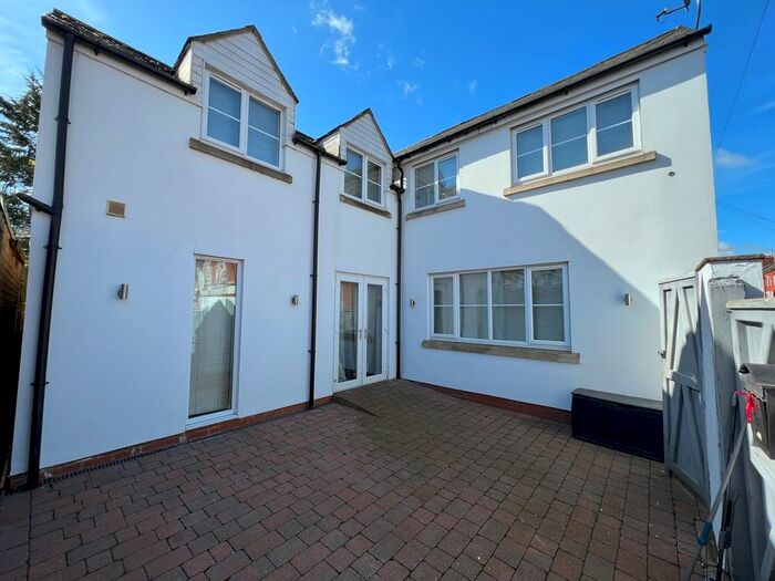 3 Bedroom Semi-Detached House To Rent In Junction Road, Kingsley, Northampton, NN2