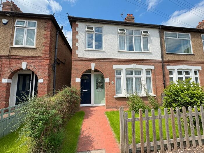 2 Bedroom Maisonette To Rent In Penton Avenue, Staines-Upon-Thames, TW18