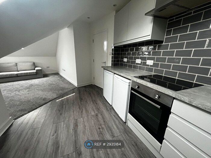 1 Bedroom Flat To Rent In North Road, Cardiff, CF14