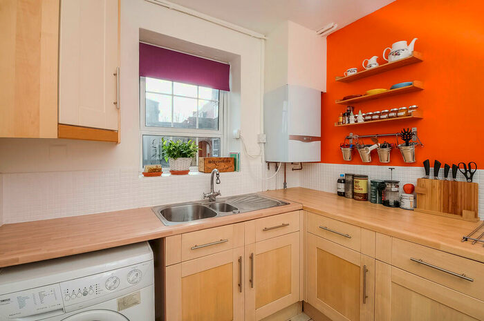 1 Bedroom Maisonette To Rent In Branston House, N7