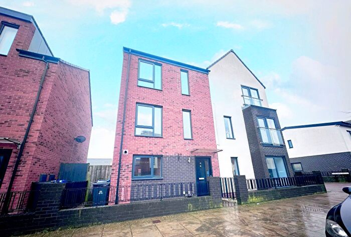 3 Bedroom Property To Rent In Woodfield Way, Balby, Doncaster, DN4